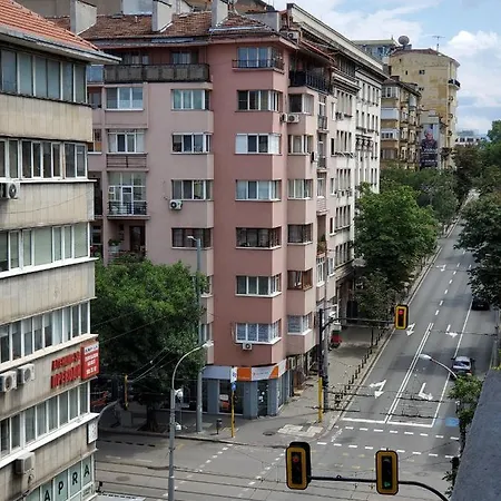 Sunny Apartment Sofia