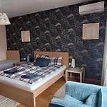 Sunny Apartment *