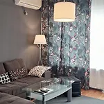 Sunny Apartment *