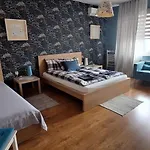 Sunny Apartment *