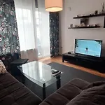 Sunny Apartment *